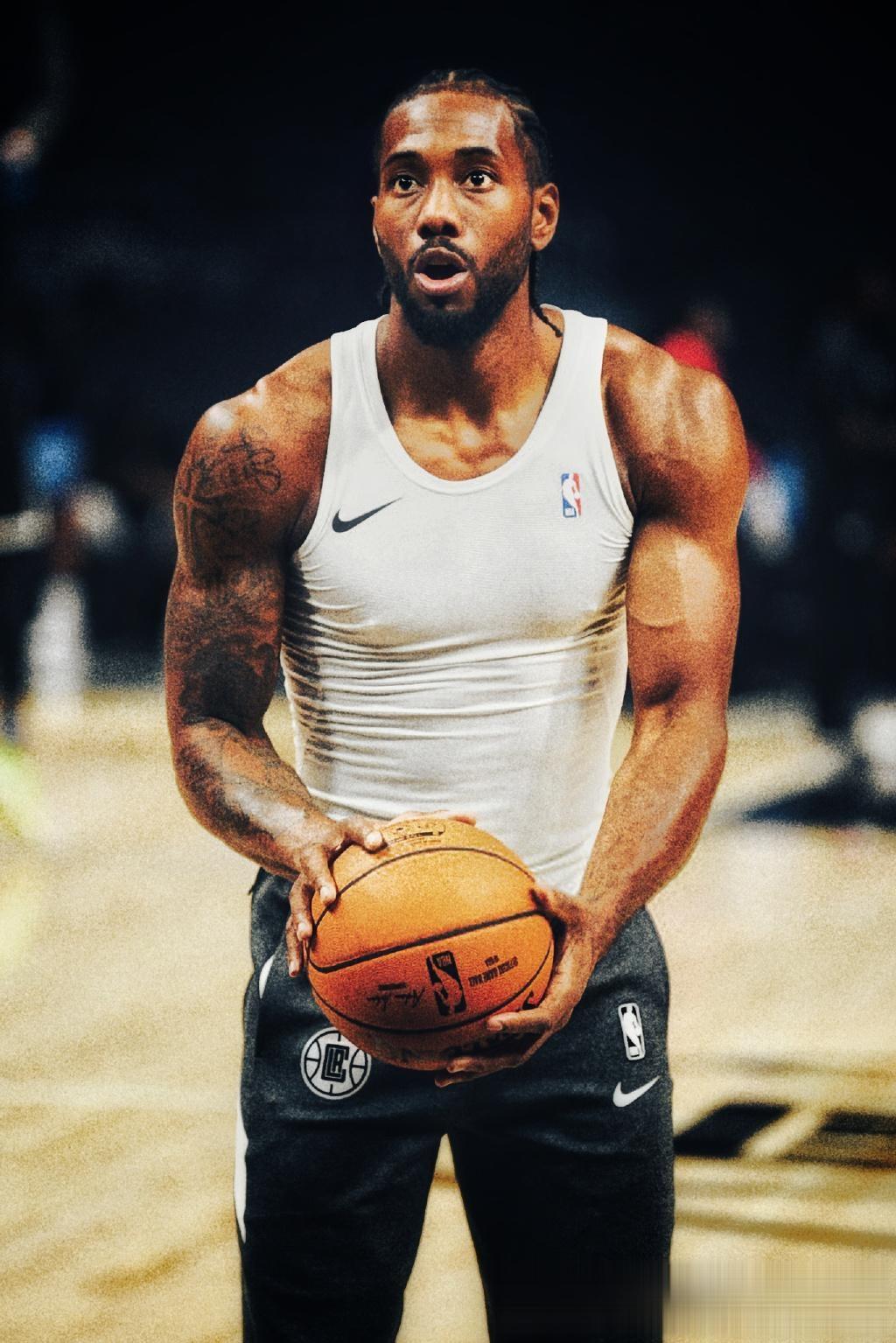 曼联新帝星已定申请转会，一周双赛却无缘出场！阿莫林解释不用原因（曼联新星已递交转会申请，双赛周仍未登场，阿莫林解释弃用原因）