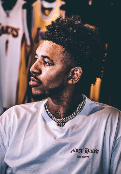 波多尔斯基：现在的拜仁踢得很有统治力；希望阿森纳英超夺冠（波多尔斯基：拜仁近期统治力十足；盼阿森纳问鼎英超）