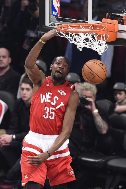 马雷斯卡：埃斯特旺像个旧时代的孩子，他不沉迷于手机和社媒（马雷斯卡：埃斯特旺有旧时代气质，不迷恋手机与社媒）