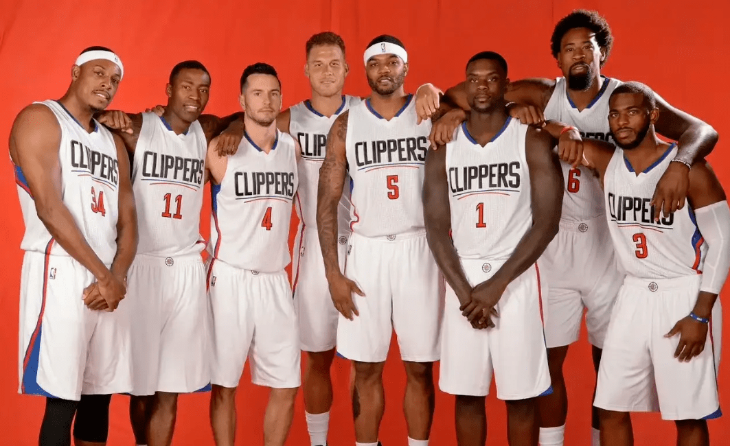 皇马齐达内战术得手轻取塞维利亚（齐达内战术奏效 皇马轻松击败塞维利亚）