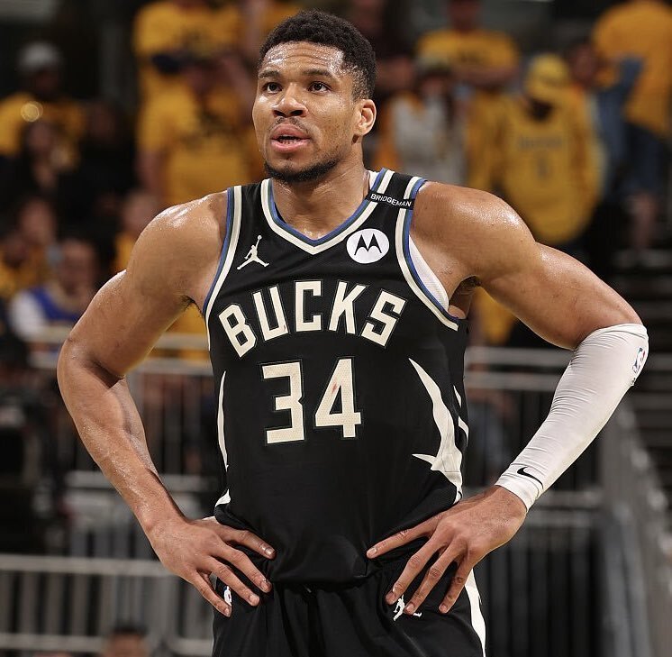 罗马诺：米兰和戴维没接触，球员经纪人否认所有冬窗离队传闻（罗马诺：米兰与戴维无接触，球员经纪人否认冬窗离队传闻）