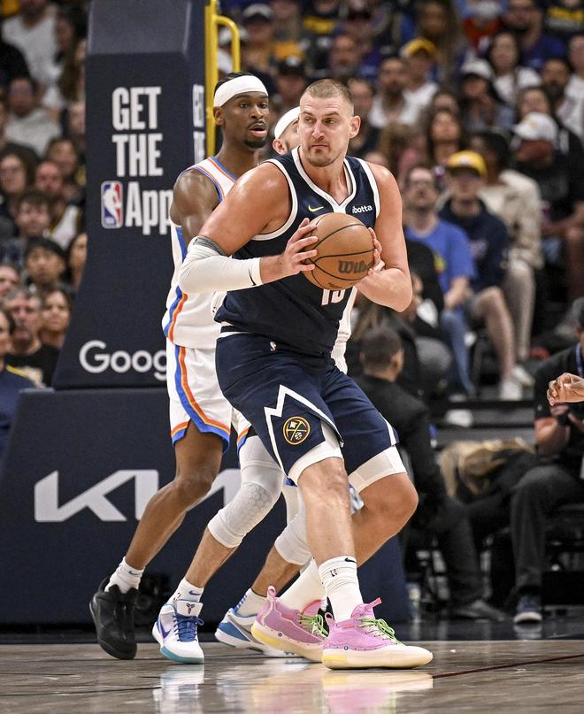 这次快攻完全是闪电速度（这次快攻疾如闪电）